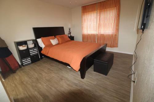 Postel nebo postele na pokoji v ubytování Quaint2brRetreat