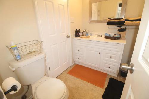 Koupelna v ubytování Quaint2brRetreat