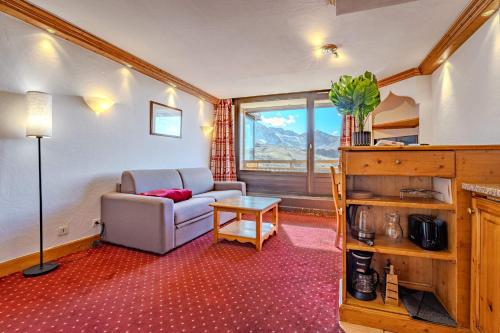 Ski View 1BR and Bunks with Balcony in Val Thorens Centre - Résidence Le Lac Blanc