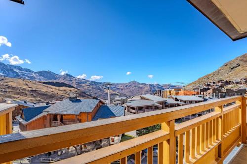 Ski View 1BR and Bunks with Balcony in Val Thorens Centre - Résidence Le Lac Blanc