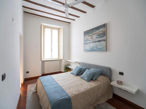 Spacious flat w wooden beams - Porta Venezia