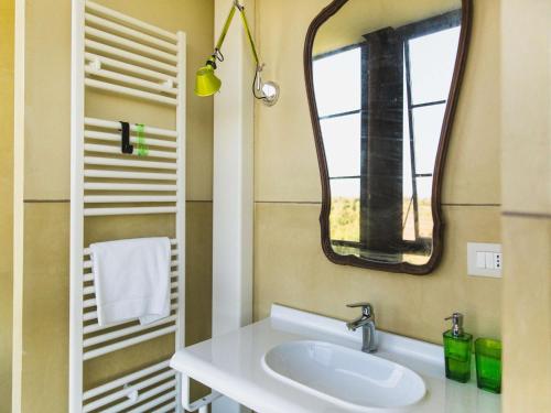 Ένα μπάνιο στο Lavish villa with spa, pool, Turkish bath