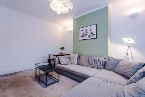 Gallery image of Stylish Home in a Prime Location Walkden Comfort in Worsley