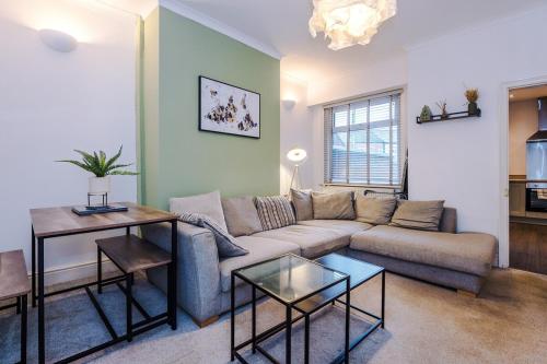 Gallery image of Stylish Home in a Prime Location Walkden Comfort in Worsley