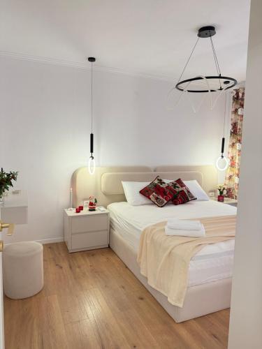 Postel nebo postele na pokoji v ubytování Pogradec Luxe Apartment