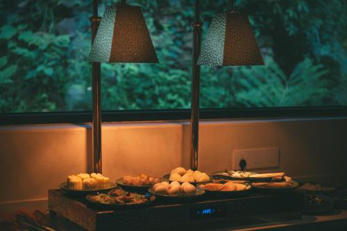 Jídlo v hotelu nebo okolí