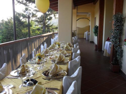 Hotel Ristorante Supersonikにあるレストランまたは飲食店