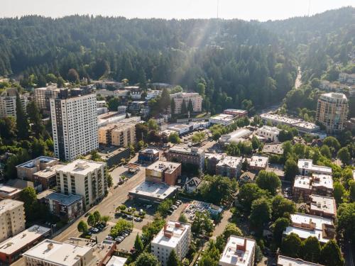 Nespecifikovaný výhled na destinaci Portland nebo výhled na město při pohledu z prázdninového domu