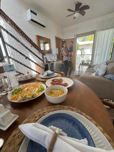 Φαγητό σε αυτό το διαμέρισμα ή κάπου εκεί κοντά