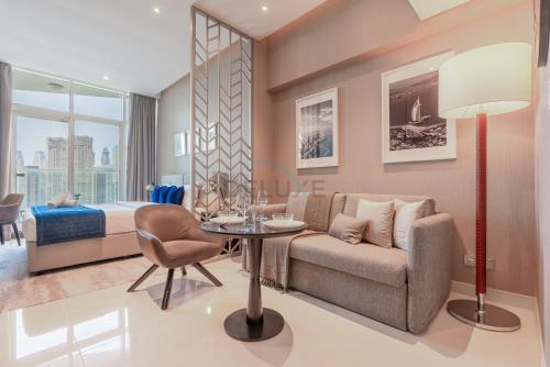 Full Canal Views, Minutes from Downtown and Burj Khalifa, Close to Metro Station - Prive By Damac B, Business Bay by Deluxe Holiday Homes