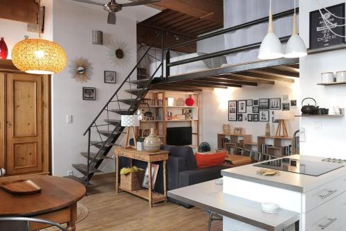 Authentic Loft with Mezzanine & Exposed Stones Heart of Lyon