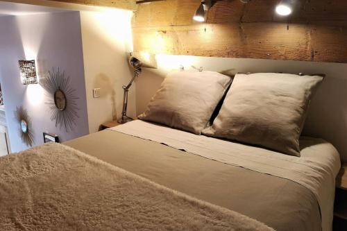 Authentic Loft with Mezzanine & Exposed Stones Heart of Lyon