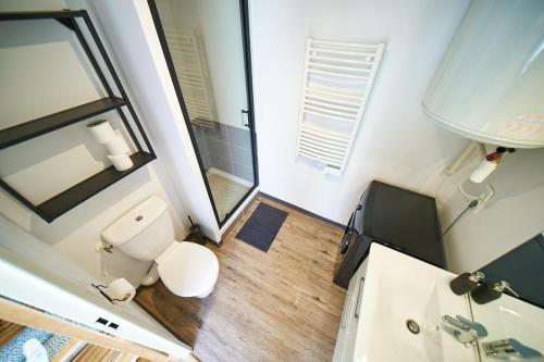 Functional and well located studio close to metro and shops