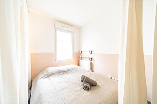 Le petit Montel- studio avec garage-métro Valmy