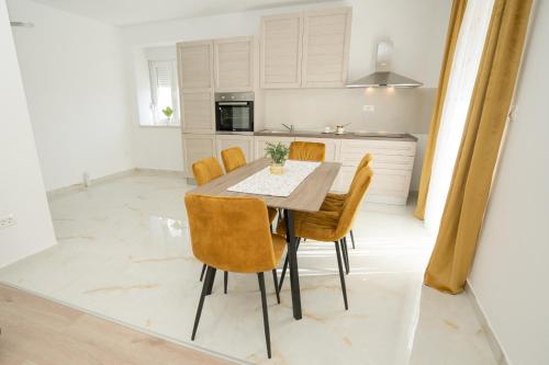 Rosabella Apartments