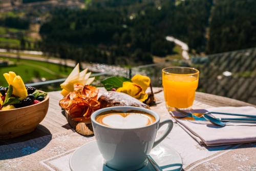 Jídlo v hotelu nebo okolí