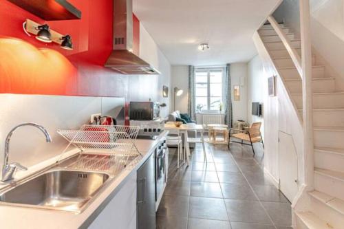 Quiet & central duplex apartment Wifi near Rhône & Parc Blandan