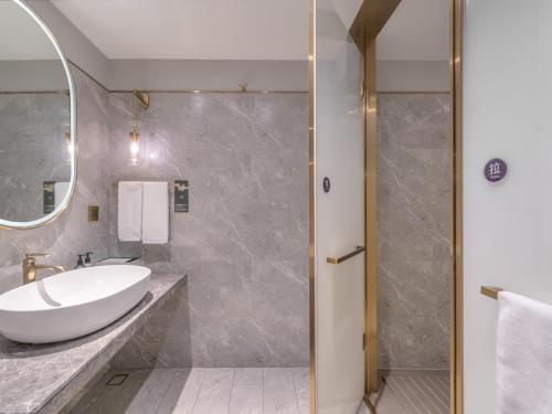 Ένα μπάνιο στο Mercure Shanghai Global Harbour