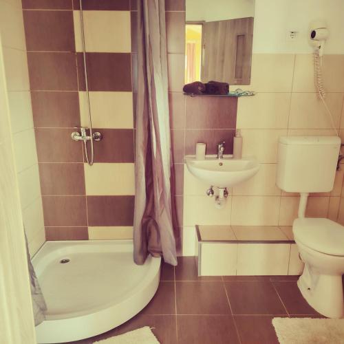 Ένα μπάνιο στο Family or Friends Room