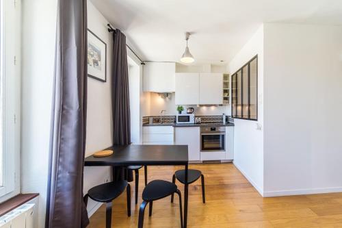Le Petit Chaponnay - Charming Apartment for 2 near Saxe Gambetta