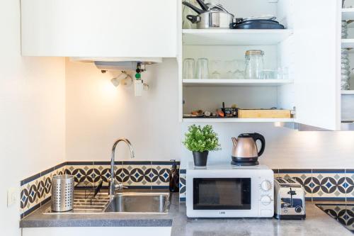 Le Petit Chaponnay - Charming Apartment for 2 near Saxe Gambetta