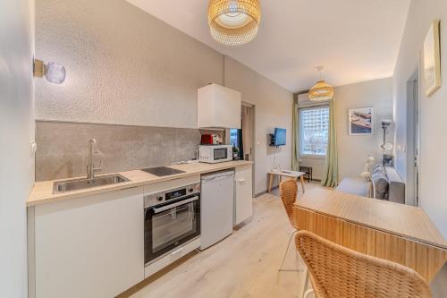 Les Halles Apartment with 2 bedrooms near Part-Dieu