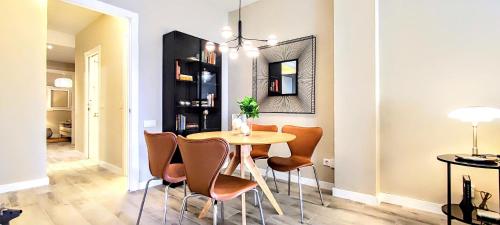 Bossa by Bizflats Monthly Terrace Apartment in Gràcia