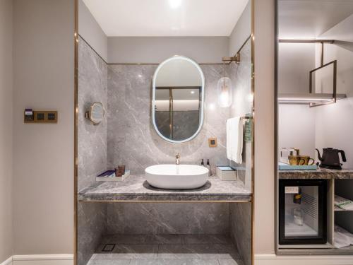 Phòng tắm tại Mercure Shanghai Global Harbour
