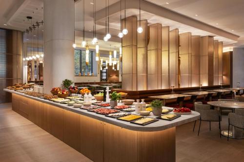 Jídlo v hotelu nebo okolí