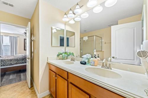Heated Pool + Waterpark+ Game Room + Lazy River photo 41