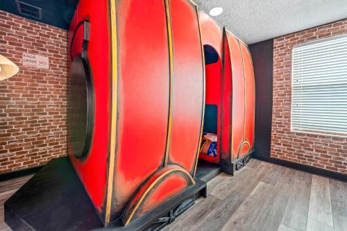Heated Pool + Waterpark+ Game Room + Lazy River photo 46