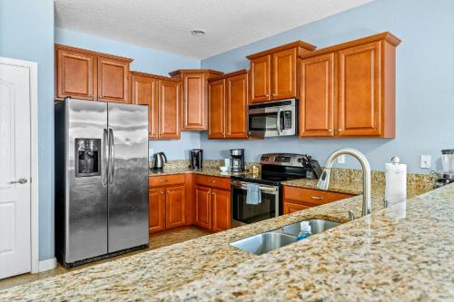 Heated Pool + Waterpark+ Game Room + Lazy River photo 63