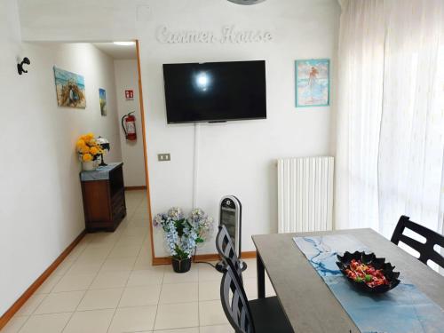 TV a/nebo společenská místnost v ubytování Carmen House
