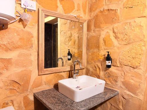 Koupelna v ubytování kalp desert camp