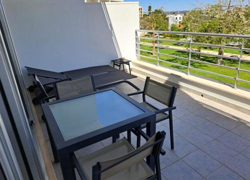 Marina View Apartment with Pool
