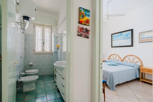 Et badeværelse på Villetta Nathalie by BarbarHouse