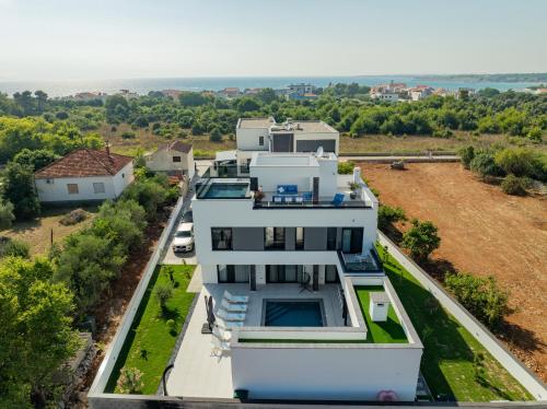 Villa Elena with two pools and spa