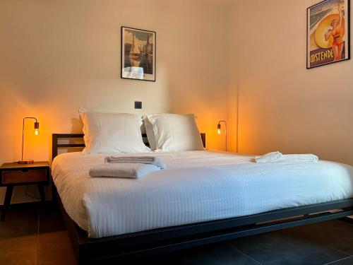 Ένα ή περισσότερα κρεβάτια σε δωμάτιο στο Beach Escape at Nova Seaside Harbour View & Balcony Bliss