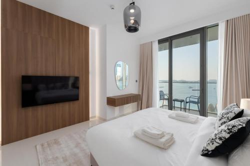 Beach Isle 2, Emaar Beachfront - Mint Stay photo 2