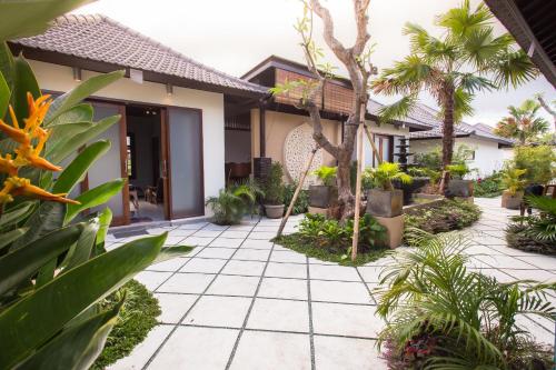 Κήπος έξω από το Solo Villas & Retreat
