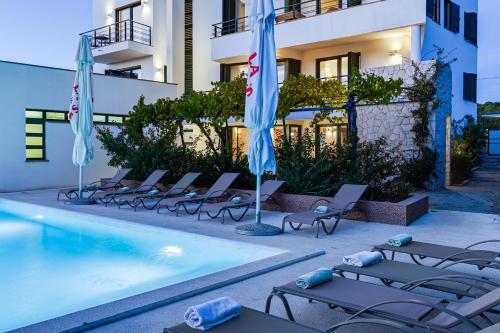 Villa Paradise in Zadar with 6 bedrooms, pool and gaming room