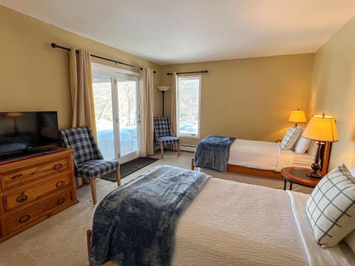 Ένα ή περισσότερα κρεβάτια σε δωμάτιο στο 734E Eagle Dr