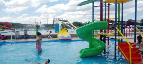 Bazén v ubytování Cabañas doña chiche nebo v jeho okolí