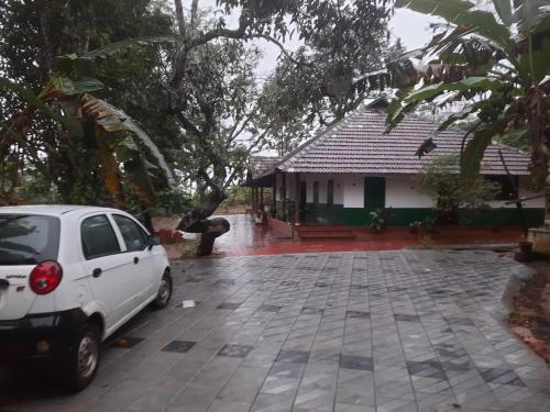 Το κτήριο όπου στεγάζεται  το δωμάτιο σε οικογενειακή κατοικία