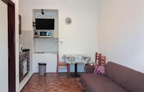 Beautiful Apartment In Novi Vinodolski With Wifi