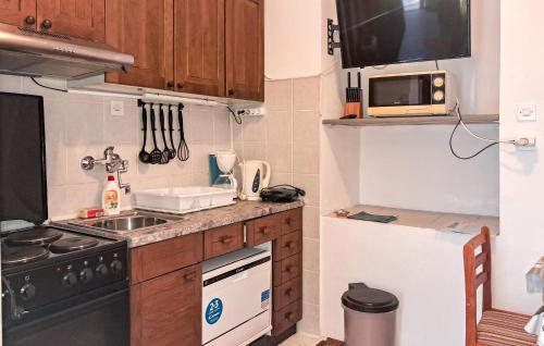 Beautiful Apartment In Novi Vinodolski With Wifi