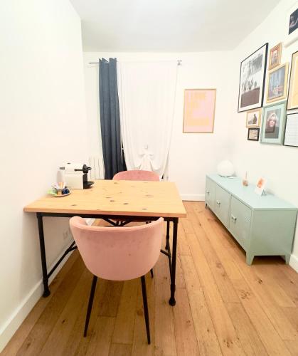 Lovely studio with balcony and spectacular Sacre-Coeur view