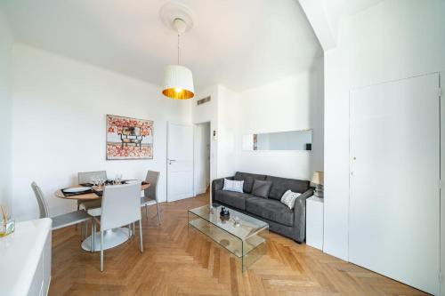 Cozystay 1814 - Stylish 1-Br Apartment high floor