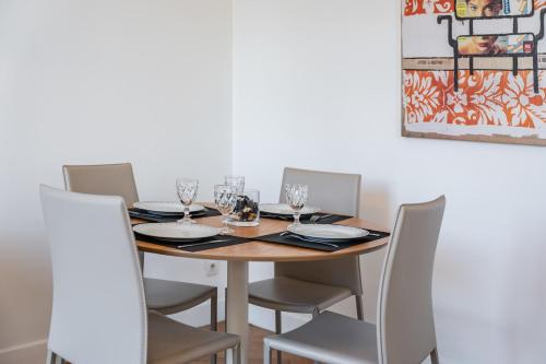 Cozystay 1814 - Stylish 1-Br Apartment high floor
