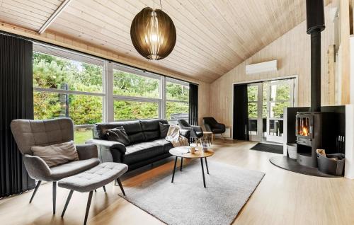 Χώρος καθιστικού στο Beautiful Home In Ansager With Sauna